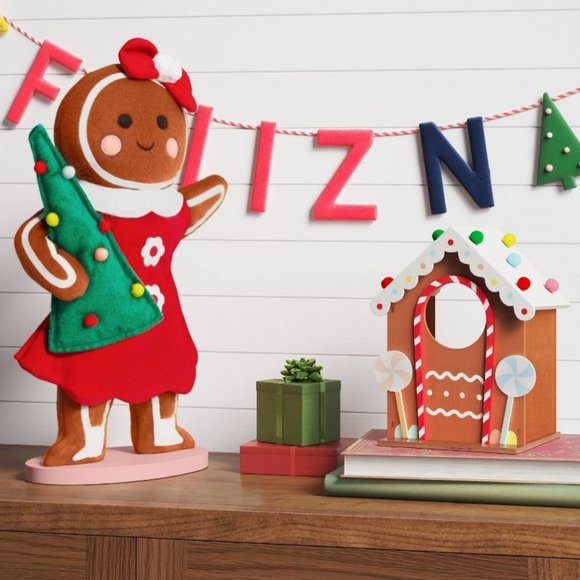 17" Fabric Gingerbread Woman Holding Christmas Tree - Target Wondershop 2023 - Picture 2 of 7
